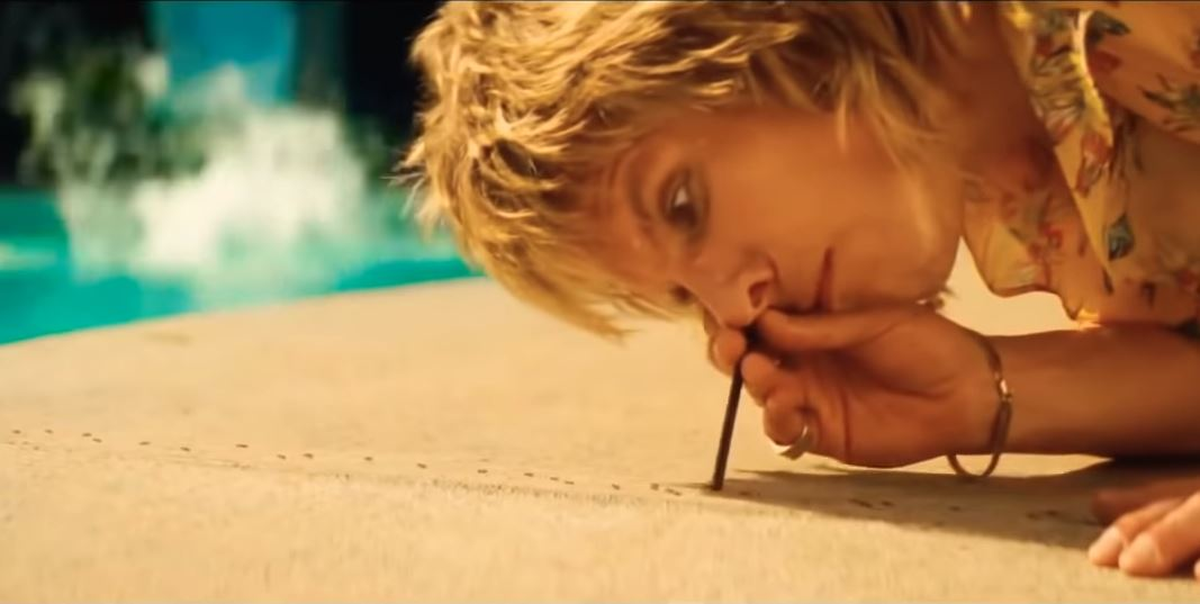 La escena de las hormigas fue perfectamente representada en la biopic de Mötley Crüe disponible en Netflix. La escena de las hormigas fue perfectamente representada en la biopic de Mötley Crüe disponible en Netflix.