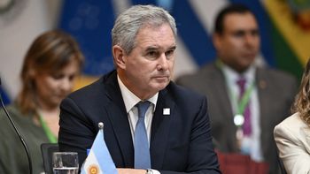 Pablo Quirno endurece su línea en Cancillería y expone a un embajador en Twitter: El motivo