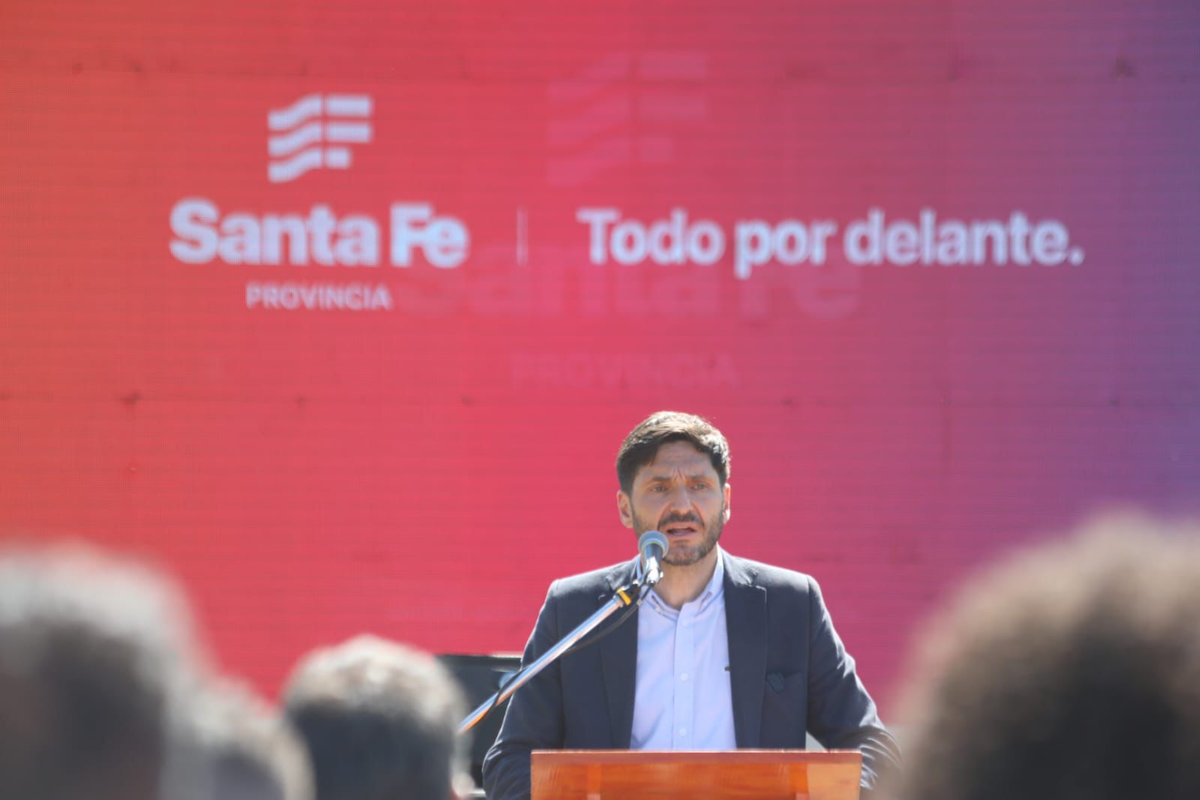 Este lunes, Maximiliano Pullaro descartó colaborar con Javier Milei, quien le pidió a las provincias que realicen más ajustes en el marco del Presupuesto 2025. Este lunes, Maximiliano Pullaro descartó colaborar con Javier Milei, quien le pidió a las provincias que realicen más ajustes en el marco del Presupuesto 2025.