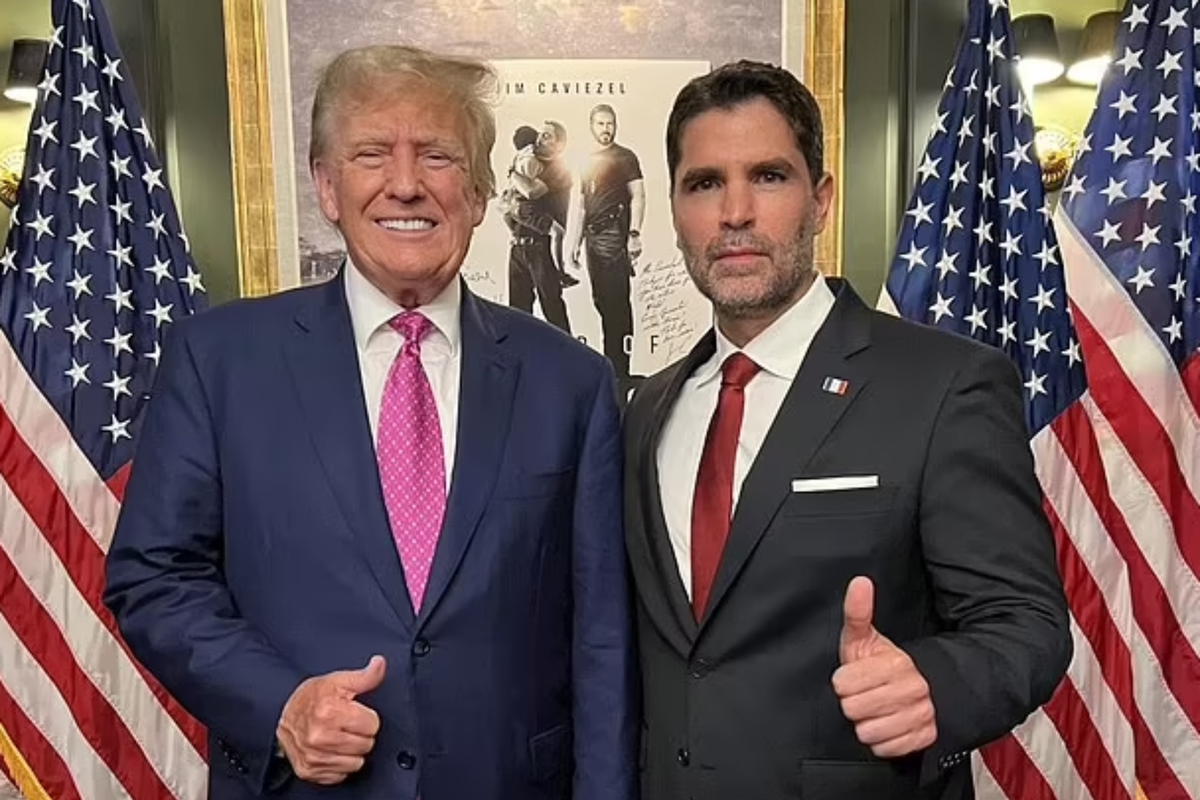 Eduardo Verástegui junto a Donald Trump. Eduardo Verástegui junto a Donald Trump.