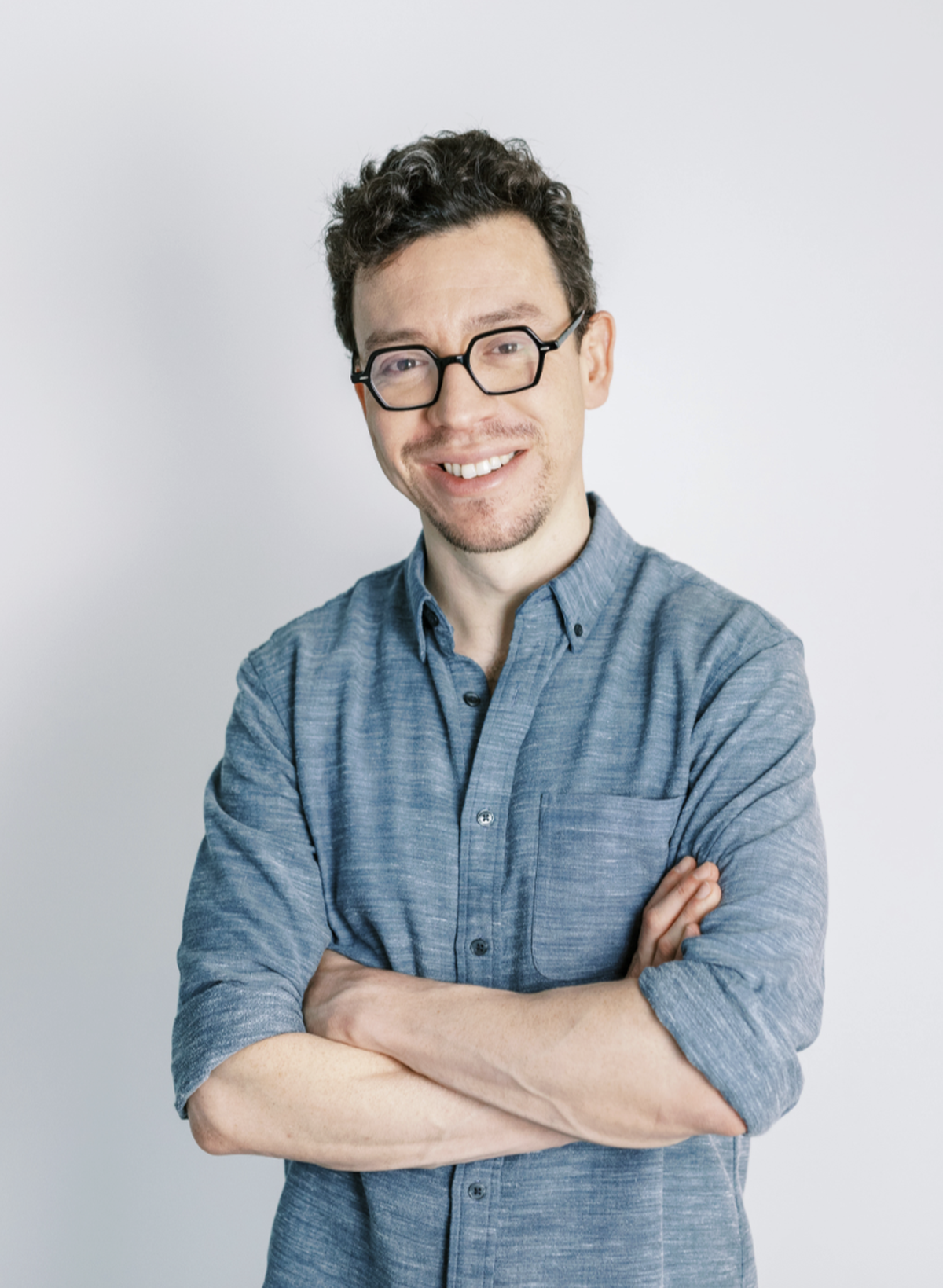 Luis von Ahn, fundador de Duolingo, plantea que la inteligencia artificial debe mejorar el aprendizaje sin reemplazar el rol humano. Luis von Ahn, fundador de Duolingo, plantea que la inteligencia artificial debe mejorar el aprendizaje sin reemplazar el rol humano.