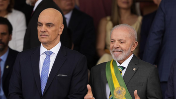 Luiz Inacio Lula da Silva, calificó de “arbitraria” y “sin fundamento” la decisión de Estados Unidos de imponer prohibiciones de visado a funcionarios involucrados en el juicio del expresidente Jair Bolsonaro: es “inaceptable”, enfatizó. Luiz Inacio Lula da Silva, calificó de “arbitraria” y “sin fundamento” la decisión de Estados Unidos de imponer prohibiciones de visado a funcionarios involucrados en el juicio del expresidente Jair Bolsonaro: es “inaceptable”, enfatizó.