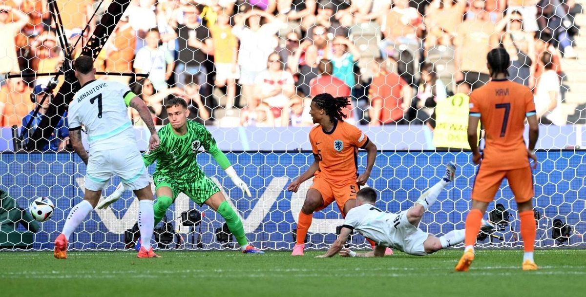 Austria le gana partido histórico a Países Bajos.