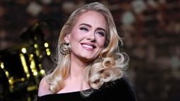 altText(Adele cumple 37 años: La cantante que hizo del dolor un arte y lo cambió por Grammys)}