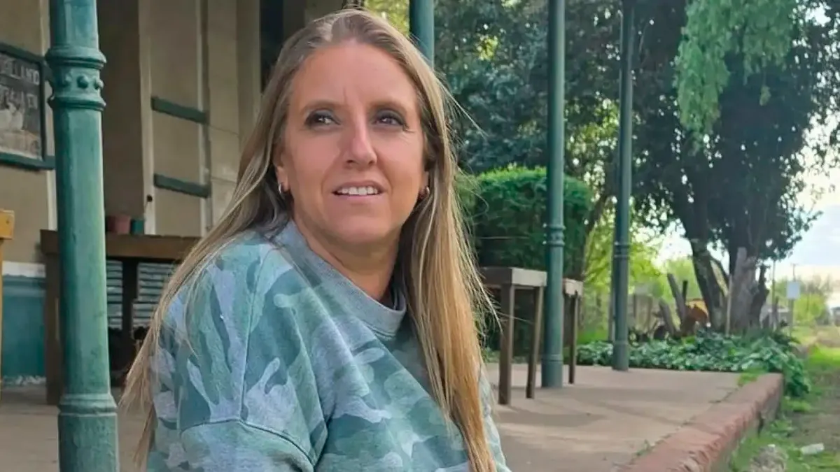 En un colectivo lleno en Bernal, Paula Bernini no supo usar el QR, demoró el servicio y un chofer la expuso con una frase que se volvió viral. Fuente: RRSS En un colectivo lleno en Bernal, Paula Bernini no supo usar el QR, demoró el servicio y un chofer la expuso con una frase que se volvió viral. Fuente: RRSS