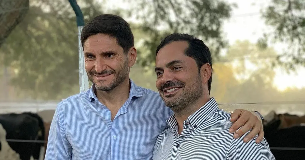 El ministro de Trabajo de Santa Fe, Roald "Coco" Báscolo, comparó la situación entre las pequeñas, medianas y grandes empresas. El ministro de Trabajo de Santa Fe, Roald "Coco" Báscolo, comparó la situación entre las pequeñas, medianas y grandes empresas.