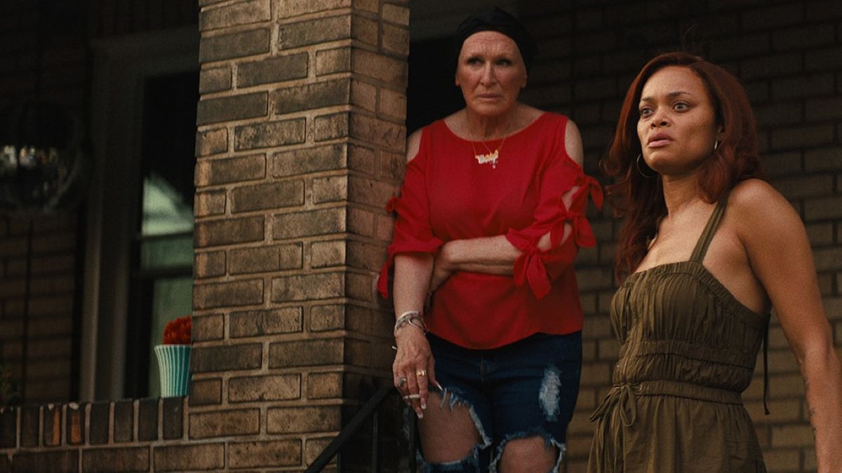 Netflix saca un aterrador thriller con Glenn Close basado en un caso paranormal. Una película que combina terror demoníaco con conflictos humanos profundos.