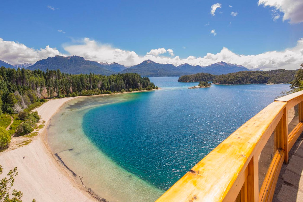 La Isla Victoria es uno de los atractivos turísticos paradisíacos en Bariloche.