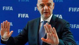 altText(Infantino afirmó en Davos que el fútbol genera US$ 200.000 M al año)}