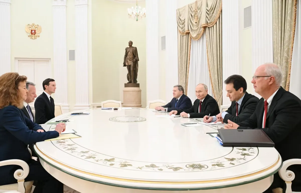 Mesa de negociaciones entre Rusia y USA