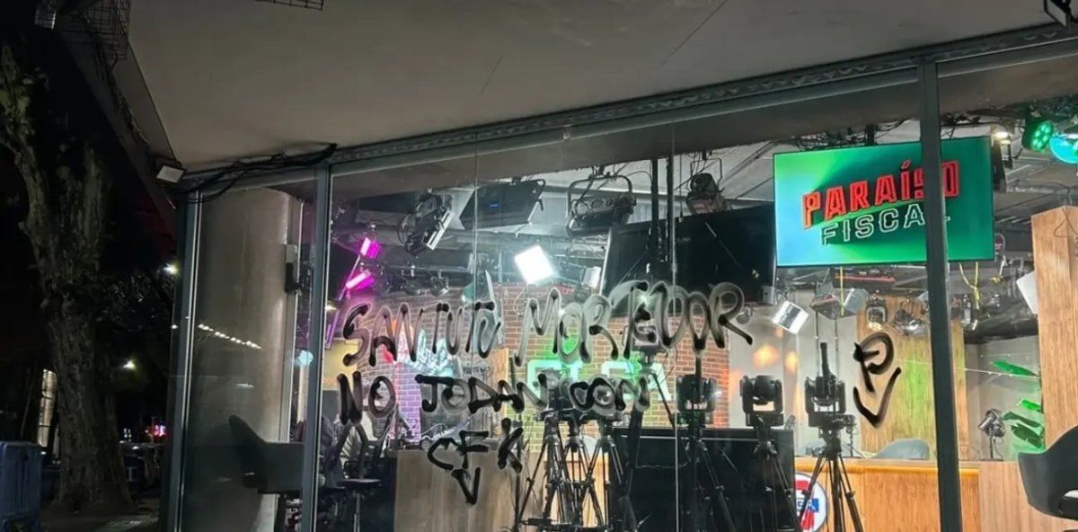 Las pintadas que aparecieron esta mañana en OLGA.