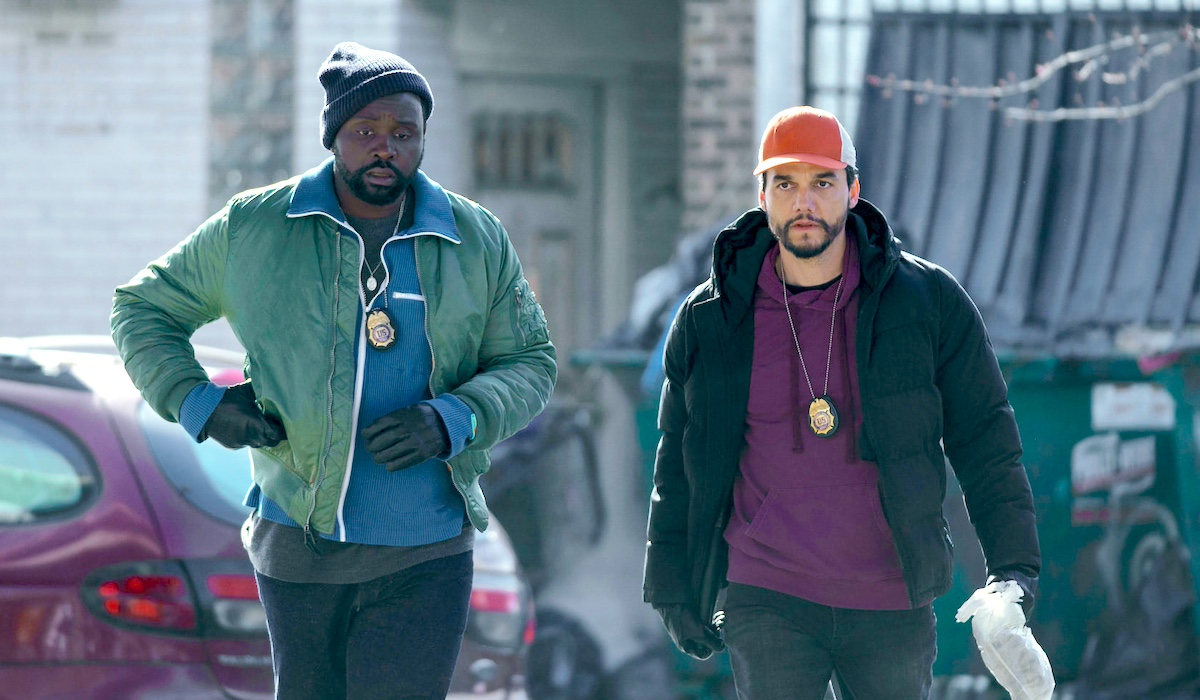 Una miniserie atrapante, cruda y llena de adrenalina. Con Brian Tyree Henry y Wagner Moura en su mejor nivel, esta joya de Apple TV+ mezcla crimen, drama y emoción en cada episodio. Imperdible. Una miniserie atrapante, cruda y llena de adrenalina. Con Brian Tyree Henry y Wagner Moura en su mejor nivel, esta joya de Apple TV+ mezcla crimen, drama y emoción en cada episodio. Imperdible.