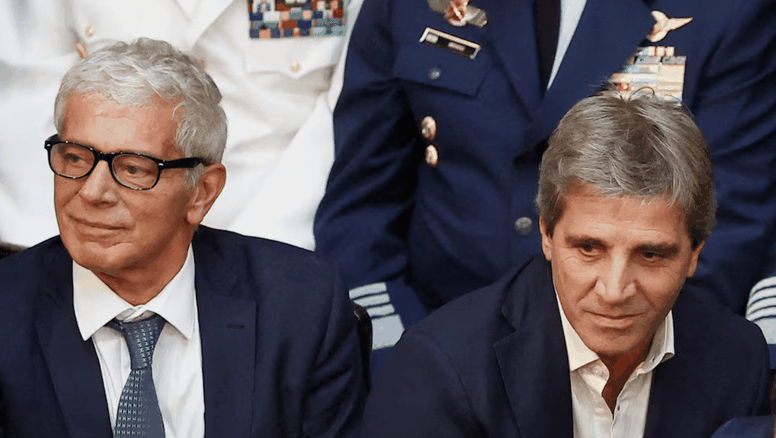 $Libra: Luis Caputo/Cúneo Libarona dejarían plantados a los diputados por el acto de Adorni