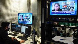 altText(Diputados debate sobre el teletrabajo con dudas sobre quién debe proveer la conectividad)}