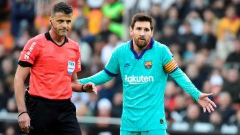 Fútbol Club Barcelona es acusado de sobornos a árbitros en el pediodo que jugaba Lionel Messi con los blaugranas. Fútbol Club Barcelona es acusado de sobornos a árbitros en el pediodo que jugaba Lionel Messi con los blaugranas.