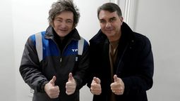 Flávio Bolsonaro salió de Brasil y Javier Milei quedó metido en el despelote por una fuerte acusación. El abogado trumpista Simón Levy lo prendió fuego. Foto: X