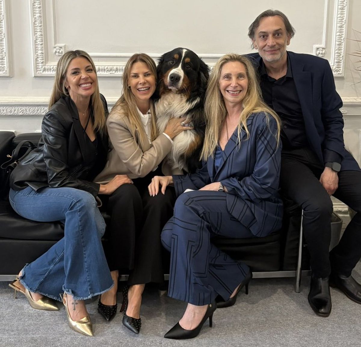 Virginia Gallardo, Karen Reichardt, Karina Milei y Sergio Figliuolo ('Tronco'), en Casa Rosada. Virginia Gallardo, Karen Reichardt, Karina Milei y Sergio Figliuolo ('Tronco'), en Casa Rosada.