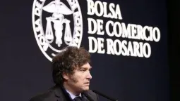El Presidente arriba a la ciudad por el aniversario de la Bolsa de Comercio.