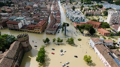 Italia bajo el agua: Acechan infecciones letales por contaminación