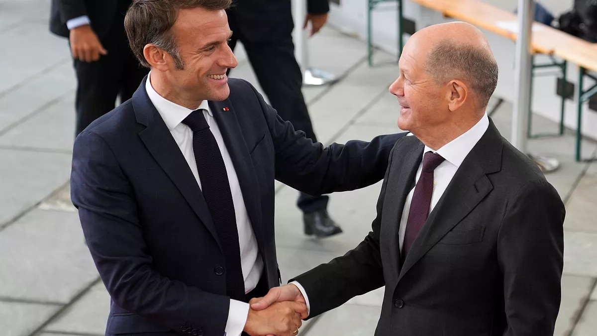 Macron con el canciller alemán, Olaf Scholz, en su cuarta visita a Alemania. Macron con el canciller alemán, Olaf Scholz, en su cuarta visita a Alemania.
