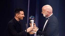 Gianni Infantino, presidente de FIFA, junto a Leo Messi, estrella del Inter Miami