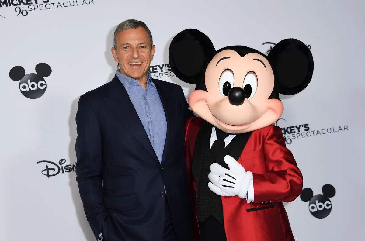 Bob Iger dirige The Walt Disney Company desde 2005 y aun no se retira. Bob Iger dirige The Walt Disney Company desde 2005 y aun no se retira.