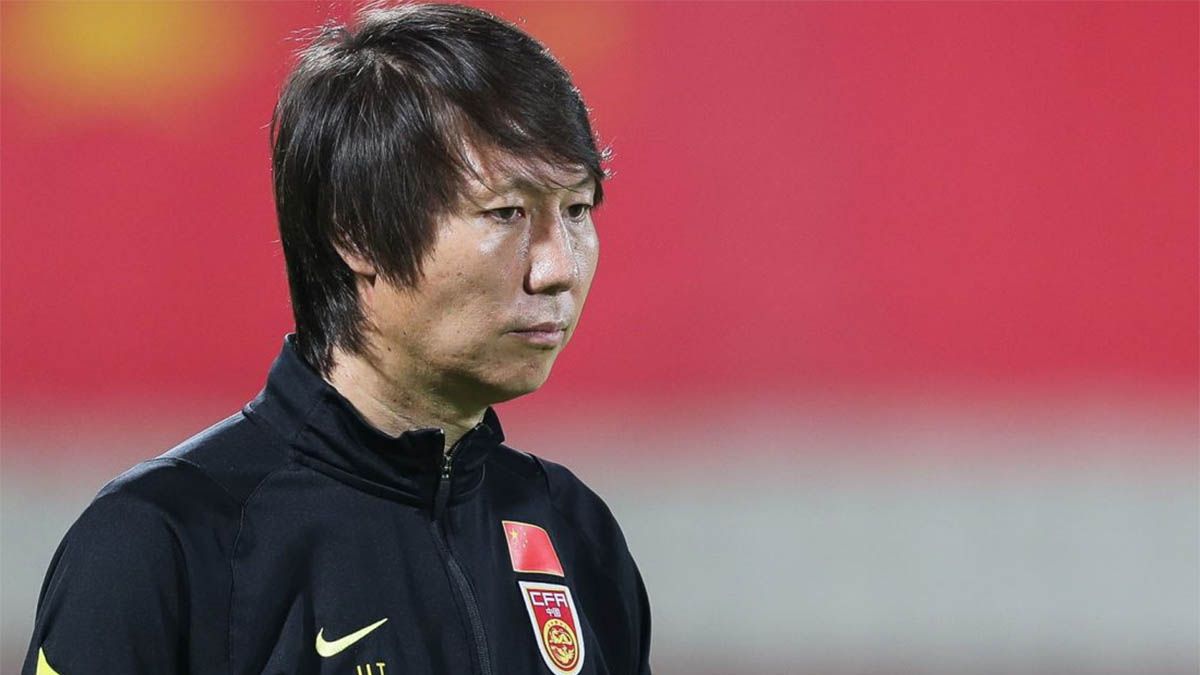 El ex DT de la Selección de China, Li Tie, fue condenado a 20 años de prisión por pagar y aceptar sobornos. El ex DT de la Selección de China, Li Tie, fue condenado a 20 años de prisión por pagar y aceptar sobornos.