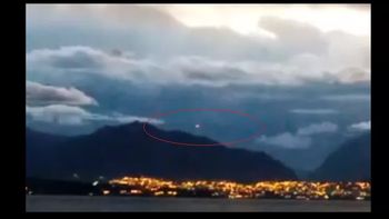 Un vecino de Dina Huapi dice haber grabado un ovni en un video casero, anoche. Un vecino de Dina Huapi dice haber grabado un ovni en un video casero, anoche.