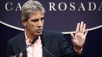 Luis Caputo tildó de