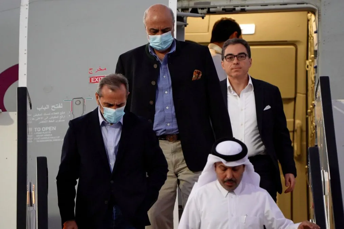 Los exdetenidos liberados en septiembre por el acuerdo de Biden- Irán no son “norteamericanos puros” sino que son iraníes-estadounidenses: los empresarios Siamak Namazi, de 51 años, y Emad Shargi, de 59, así como el ambientalista Morad Tahbaz, de 67 años, entre otros. Los exdetenidos liberados en septiembre por el acuerdo de Biden- Irán no son “norteamericanos puros” sino que son iraníes-estadounidenses: los empresarios Siamak Namazi, de 51 años, y Emad Shargi, de 59, así como el ambientalista Morad Tahbaz, de 67 años, entre otros.