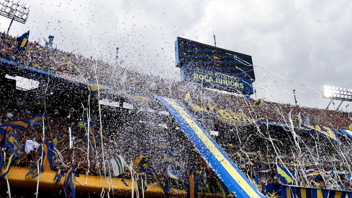 Boca fue sancionado por burlarse de River con los “fantasmas de la B” en la previa del Superclásico en “La Bombonera”. Boca fue sancionado por burlarse de River con los “fantasmas de la B” en la previa del Superclásico en “La Bombonera”.