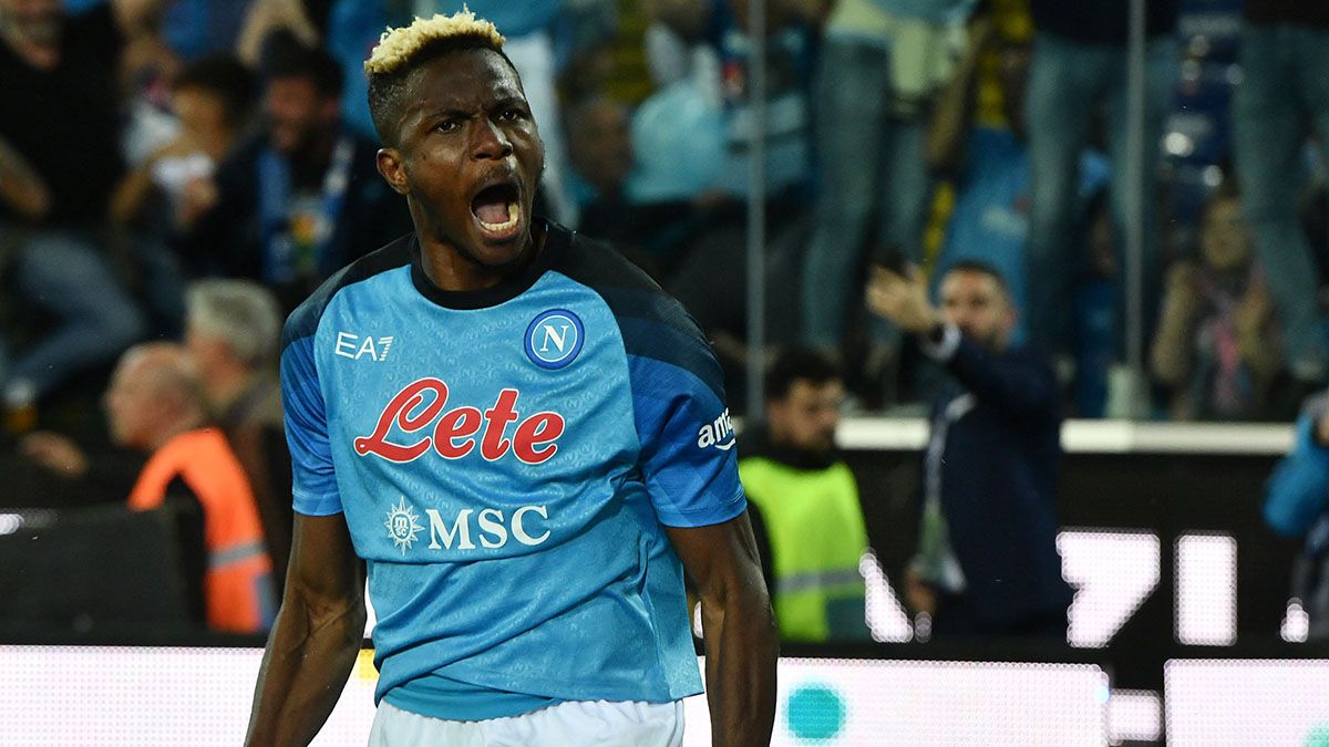 Napoli frenó la sequía de33 años sin títulos y obtuvo su tercer ‘scudetto’ tras igualar con Udinese 1 a1, explotó la locura de los hinchas napolitanos. (Foto: NoticiasArgentinas/REUTERS)