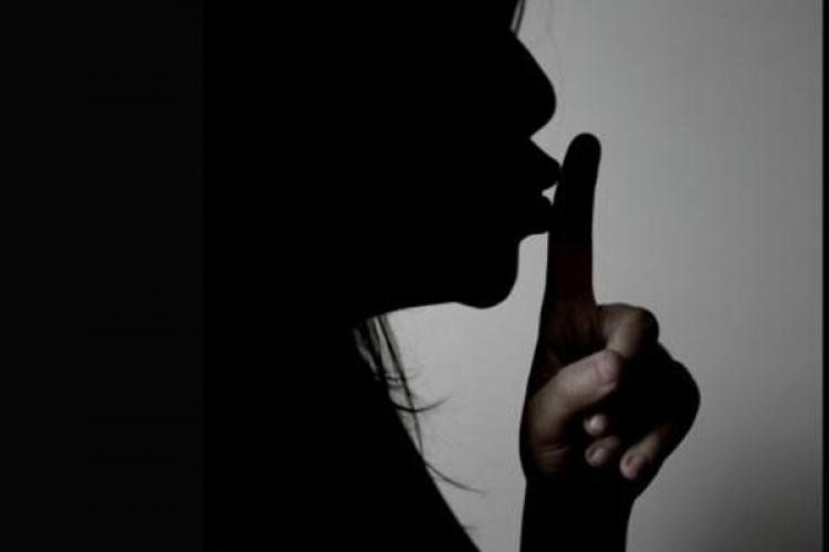 silencio por favor.jpg