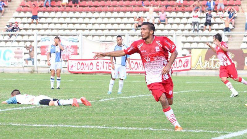 Javier Rossi, uno de los goleadores del equipo, amenazado por la barrabrava.
