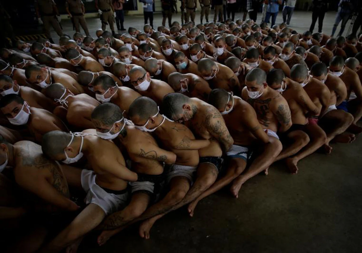 Los narcos gobiernan muchas cárceles de América Latina. Los narcos gobiernan muchas cárceles de América Latina.