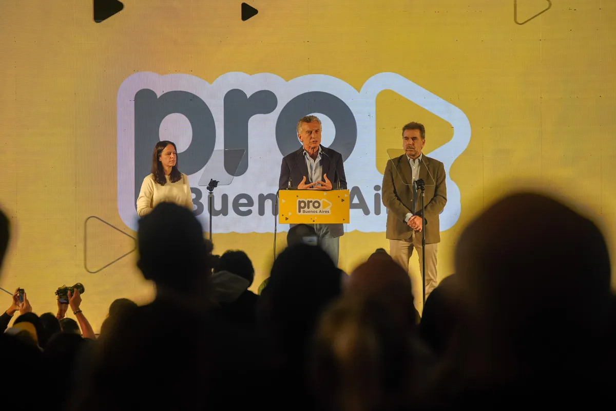 Mauricio Macri en un acto del PRO con Cristian Ritondo a su lado. Mauricio Macri en un acto del PRO con Cristian Ritondo a su lado.