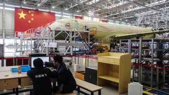 China acelera sus aviones. China acelera sus aviones.