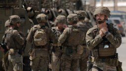 Los militares continúan desplegados en Ceuta mientras los equipos sanitarios intentan reconstruir la cadena de contagios.