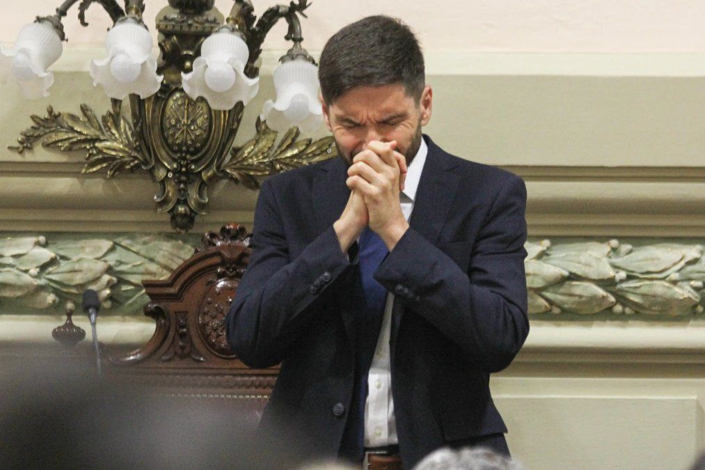 Marcha atrás del gobernador y pases de factura.