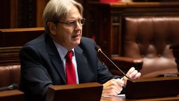 altText(Uruguay: Choque en el oficialismo por embajada en Caracas)}