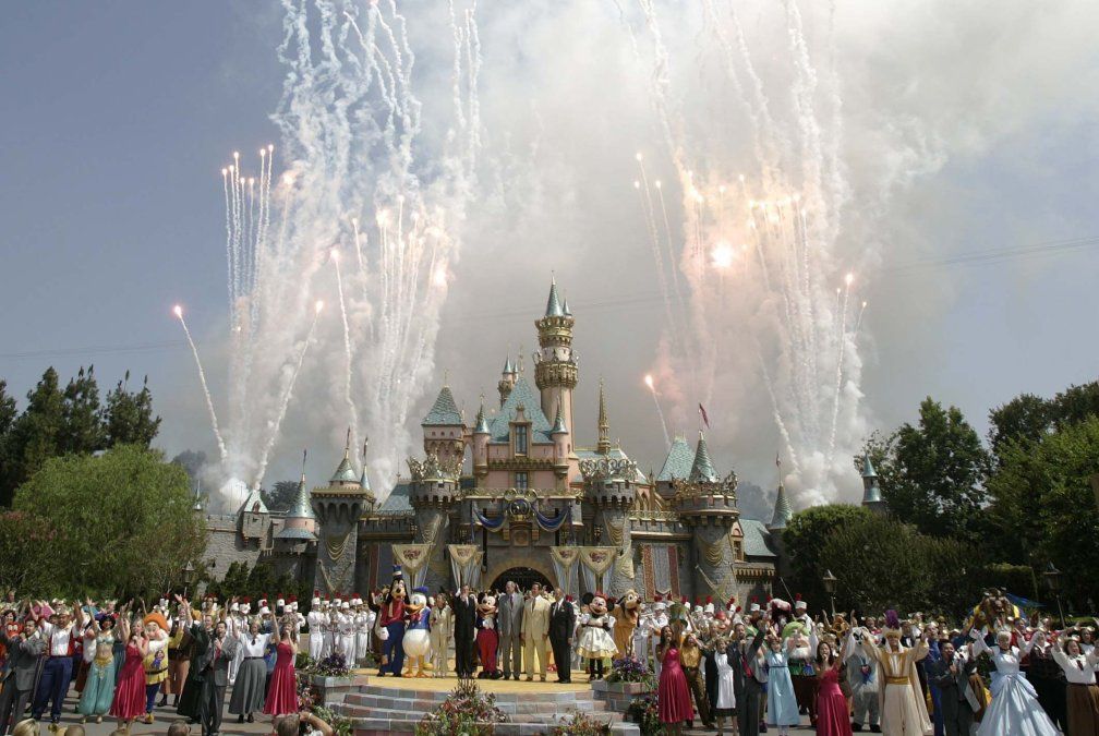 París prepara un nuevo gigante del entretenimiento: tres parques temáticos financiados por Arabia Saudí buscarán disputarle visitantes a Disneyland en los próximos años.