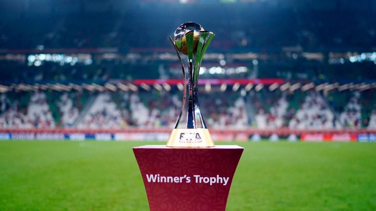 FIFA Club World Cup trophy 020422.jpg