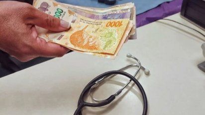 Una prepaga se aviva en medio de la crisis y ofrece planes atados al salario