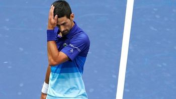 Novak Djokovic no fuedeportado a su país y permanecerá retenido en un hotel de Melbourne luego deapelar la cancelación de su visa y fue comparado con Jesús. Novak Djokovic no fuedeportado a su país y permanecerá retenido en un hotel de Melbourne luego deapelar la cancelación de su visa y fue comparado con Jesús.