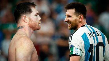 Saúl Canelo Álvarez pidió disculpas a Messi y la Argentina por sus polémicos tuits. Saúl Canelo Álvarez pidió disculpas a Messi y la Argentina por sus polémicos tuits.