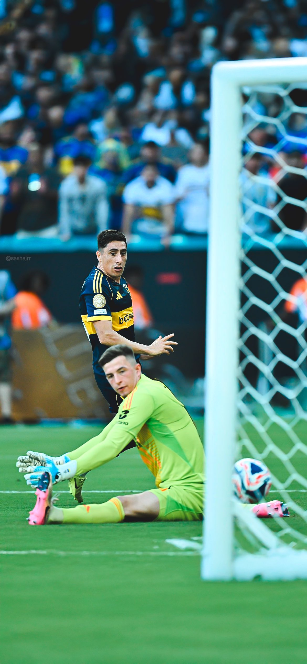 El momento en el que Merentiel manda la pelota a la red para poner Boca 1, Benfica 0. El momento en el que Merentiel manda la pelota a la red para poner Boca 1, Benfica 0.
