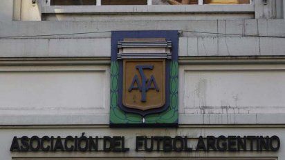 Los clubes de Primera donarán 200 mil pesos para frenar el paro en la B Nacional