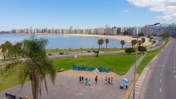 Cerca del comienzo de la temporada de verano, comienzan a abrirse los pasos fronterizos. Cerca del comienzo de la temporada de verano, comienzan a abrirse los pasos fronterizos.