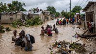 Las fuertes lluvias provocaron inundaciones en Haití. Miles de familias resultaron afectadas y los equipos de emergencia continúan evaluando los daños.