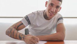 altText(Con la responsabilidad de Heinze y cláusula por violencia de género, Centurión firmó el préstamo con Vélez)}